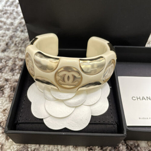 High Quality Luxury Chanel Acrylic Bracelet – Style 49656