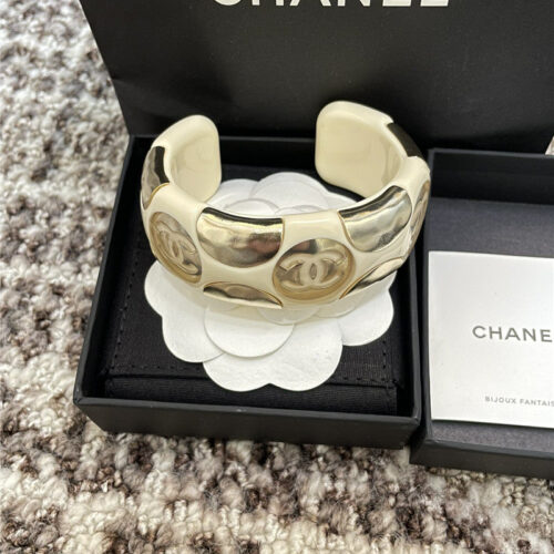 High Quality Luxury Chanel Acrylic Bracelet – Style 49656 product detail