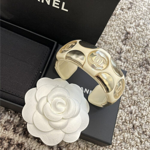 High Quality Luxury Chanel Acrylic Bracelet – Style 49656 product detail