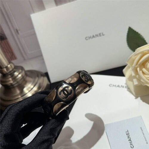 High Quality Luxury Chanel Acrylic Bracelet – Style 49658 product detail