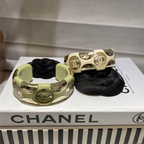 High Quality Luxury Chanel Acrylic Bracelet