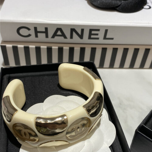 High Quality Luxury Chanel Acrylic Bracelet product detail