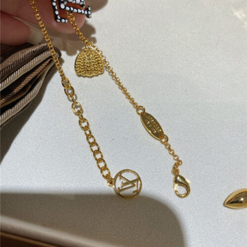 High Quality Luxury Louis Vuitton Classic Polka Dot Element Necklace – Style 51118 product detail