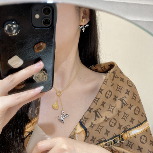 High Quality Luxury Louis Vuitton Classic Polka Dot Element Necklace – Style 51118 alternate view