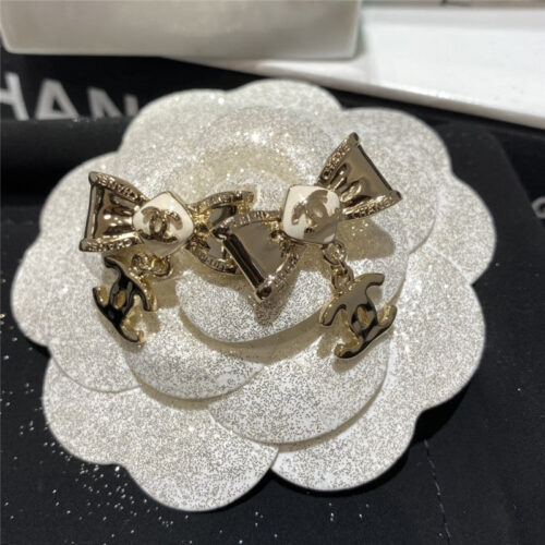 High Quality Luxury Chanel Creamy White Bow Earrings product detail