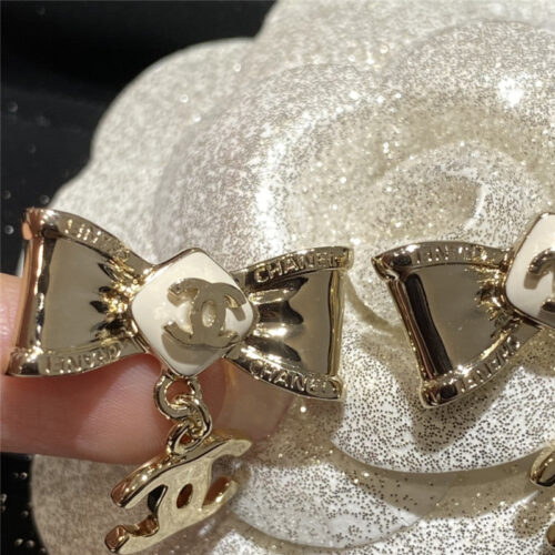 High Quality Luxury Chanel Creamy White Bow Earrings product detail