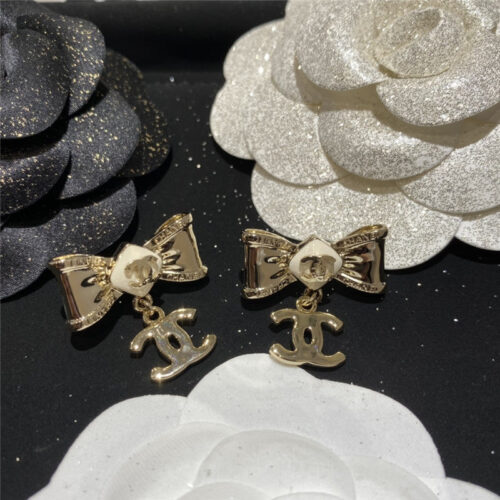 High Quality Luxury Chanel Creamy White Bow Earrings product detail