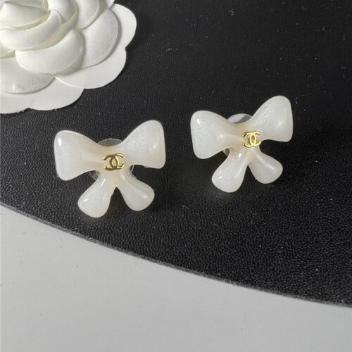 High Quality Luxury Chanel Second-Hand Acrylic Earrings product detail
