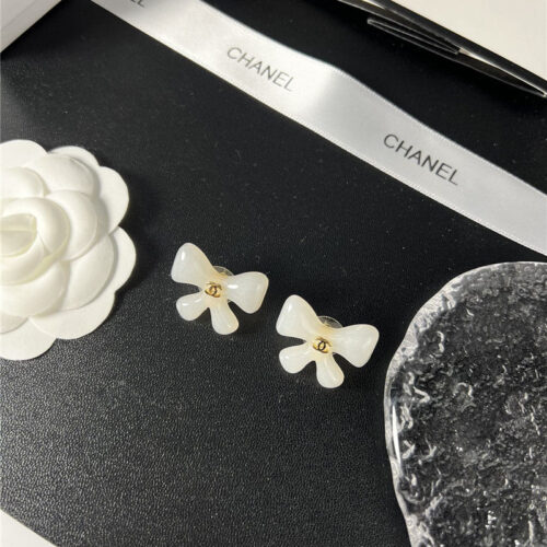 High Quality Luxury Chanel Second-Hand Acrylic Earrings product detail