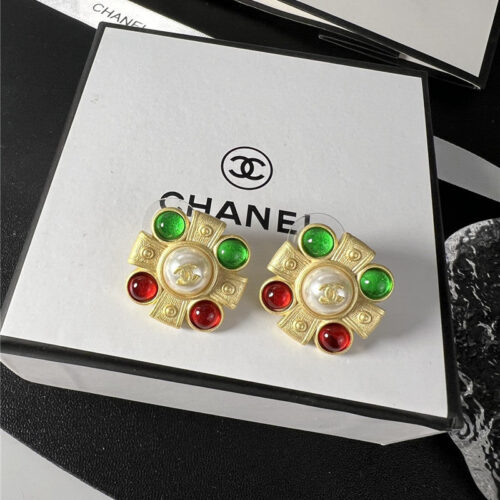 High Quality Luxury Chanel Second-Hand Glass Earrings alternate view