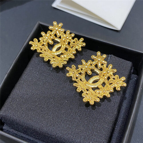 High Quality Luxury Chanel Square Gold Flower Rhinestone Stud Earrings product detail
