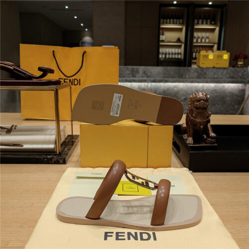 High Quality Luxury Fendi Flat Beach Sandals – Style 19763 product detail