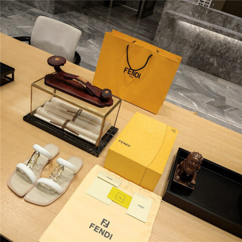 High Quality Luxury Fendi Flat Beach Sandals – Style 80211 alternate view