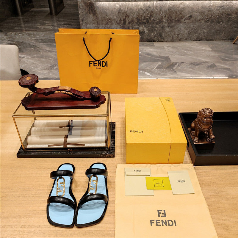 High Quality Luxury Fendi Flat Beach Sandals – Style 71731 product detail
