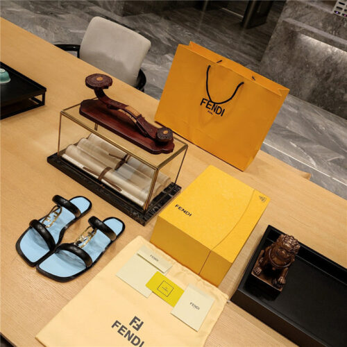 High Quality Luxury Fendi Flat Beach Sandals – Style 71731 alternate view