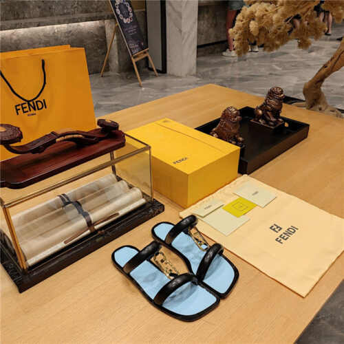 High Quality Luxury Fendi Flat Beach Sandals – Style 71731