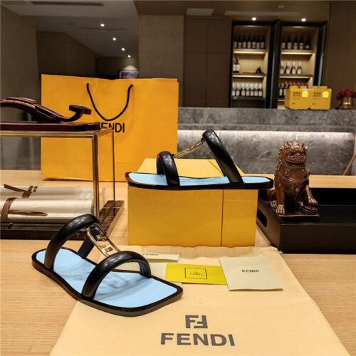 High Quality Luxury Fendi Flat Beach Sandals – Style 71731 product detail