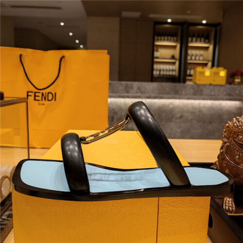 High Quality Luxury Fendi Flat Beach Sandals – Style 71731 product detail