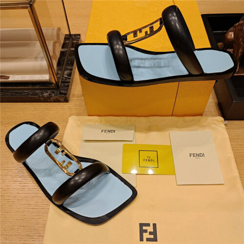 High Quality Luxury Fendi Flat Beach Sandals – Style 71731 product detail