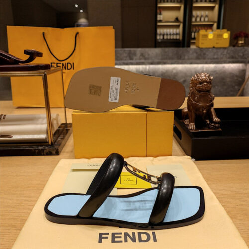 High Quality Luxury Fendi Flat Beach Sandals – Style 71731 product detail
