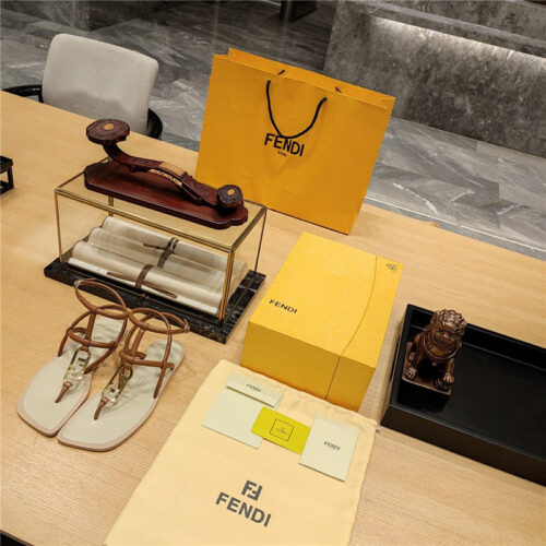High Quality Luxury Fendi Flat Beach Sandals – Style 22003 alternate view