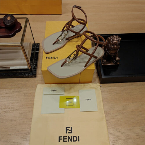 High Quality Luxury Fendi Flat Beach Sandals – Style 22003 product detail