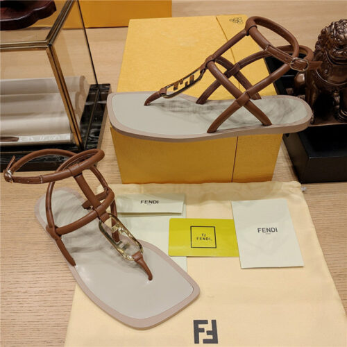 High Quality Luxury Fendi Flat Beach Sandals – Style 22003 product detail
