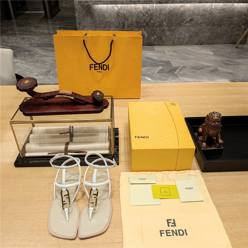 High Quality Luxury Fendi Flat Beach Sandals – Style 13523 product detail
