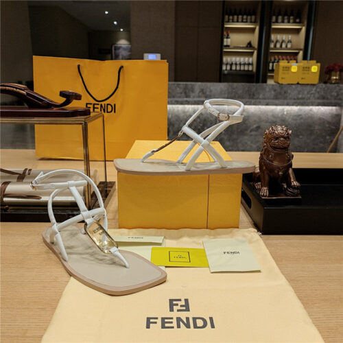 High Quality Luxury Fendi Flat Beach Sandals – Style 13523 product detail