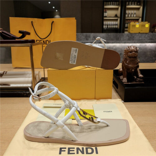 High Quality Luxury Fendi Flat Beach Sandals – Style 13523 product detail