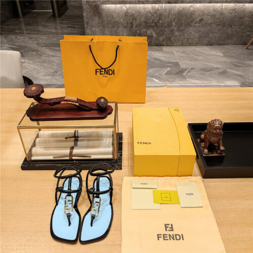 High Quality Luxury Fendi Flat Beach Sandals – Style 75667 product detail