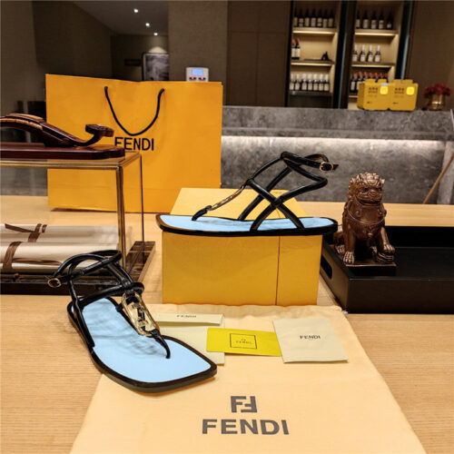 High Quality Luxury Fendi Flat Beach Sandals – Style 75667 product detail