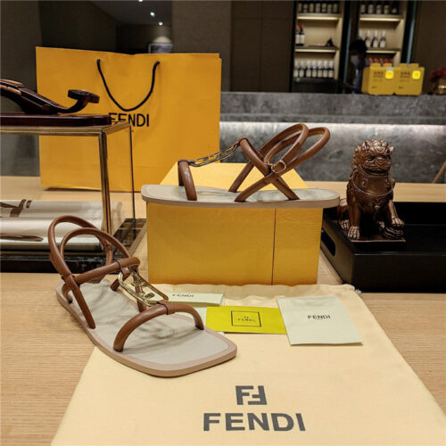 High Quality Luxury Fendi Flat Beach Sandals product detail