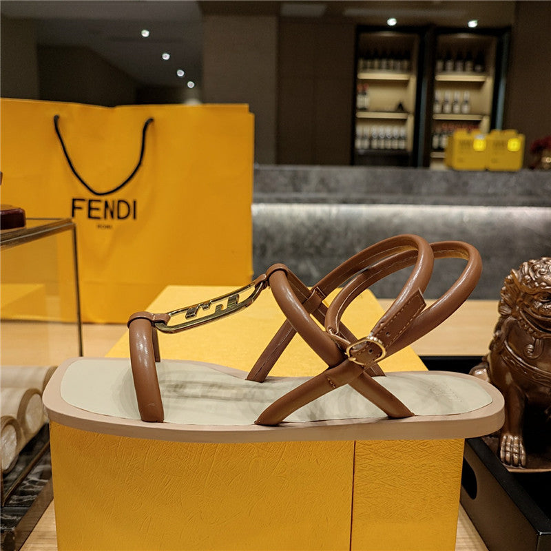 High Quality Luxury Fendi Flat Beach Sandals product detail