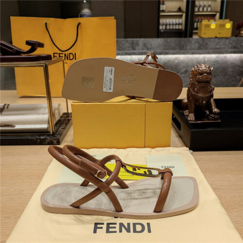 High Quality Luxury Fendi Flat Beach Sandals product detail