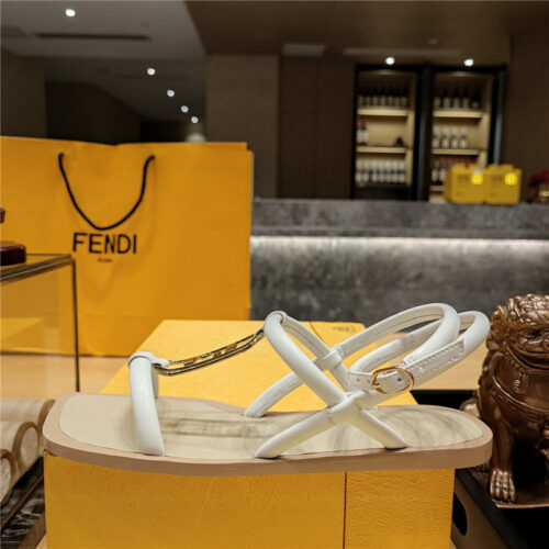 High Quality Luxury Fendi Flat Beach Sandals – Style 84691 product detail