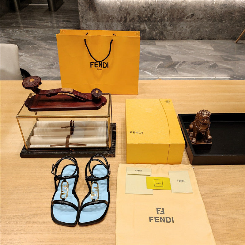 High Quality Luxury Fendi Flat Beach Sandals – Style 41747 product detail
