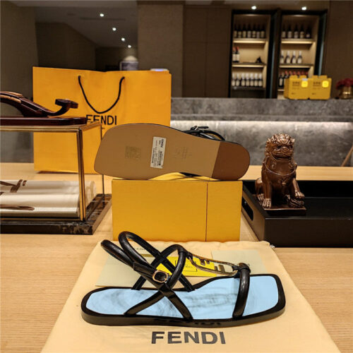High Quality Luxury Fendi Flat Beach Sandals – Style 41747 product detail