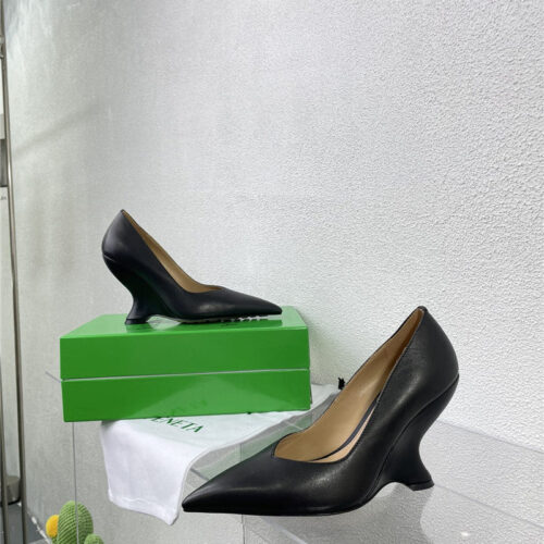 High Quality Luxury Bottega Veneta Puntas Wedge Pumps – Style 17798 product detail