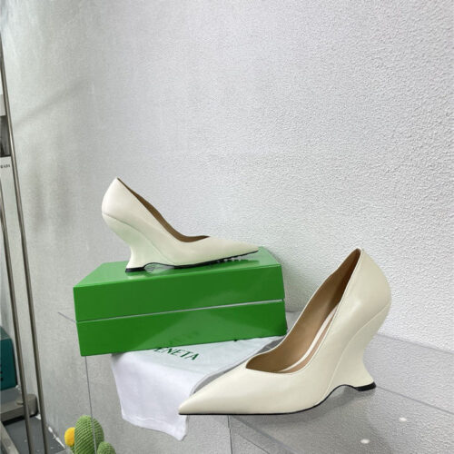 High Quality Luxury Bottega Veneta Puntas Wedge Pumps – Style 50566 product detail
