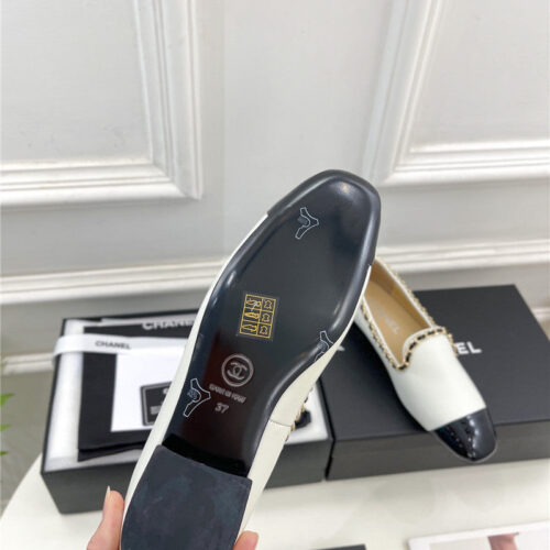 High Quality Luxury Chanel Catwalk Style Chain Deep Mouth Shoes product detail