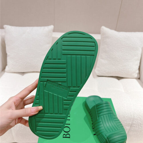 High Quality Luxury Bottega Veneta Flip Flops product detail