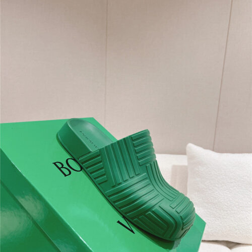 High Quality Luxury Bottega Veneta Flip Flops product detail