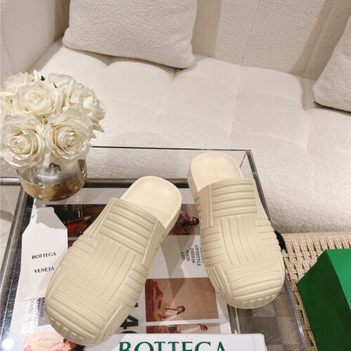 High Quality Luxury Bottega Veneta Flip Flops – Style 85830 product detail