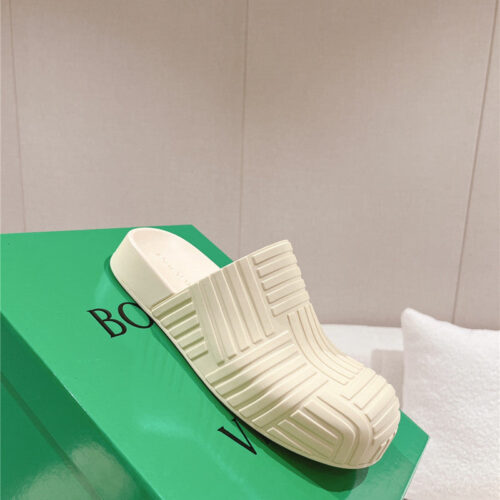 High Quality Luxury Bottega Veneta Flip Flops – Style 85830 product detail