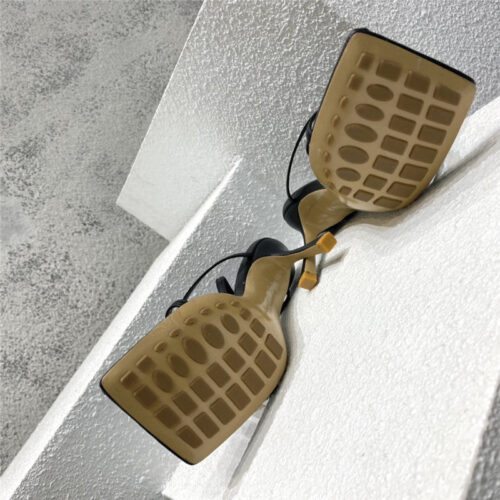 High Quality Luxury Bottega Veneta Classic Heeled Sandals – Style 31686 product detail