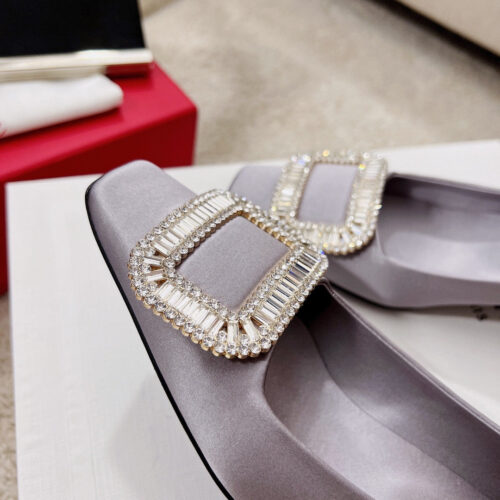 High Quality Luxury Roger Vivier Silk Diamond Buckle Square Heel Shoes – Style 60148 product detail