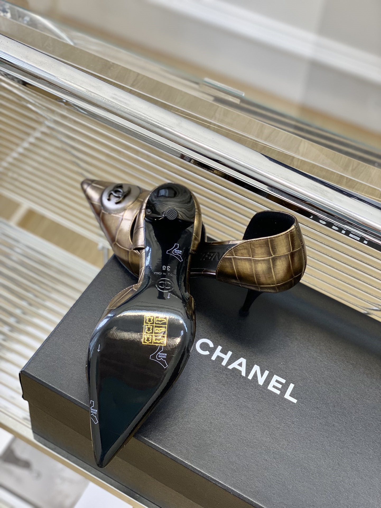 High Quality Luxury Chanel Side Empty High Heels product detail
