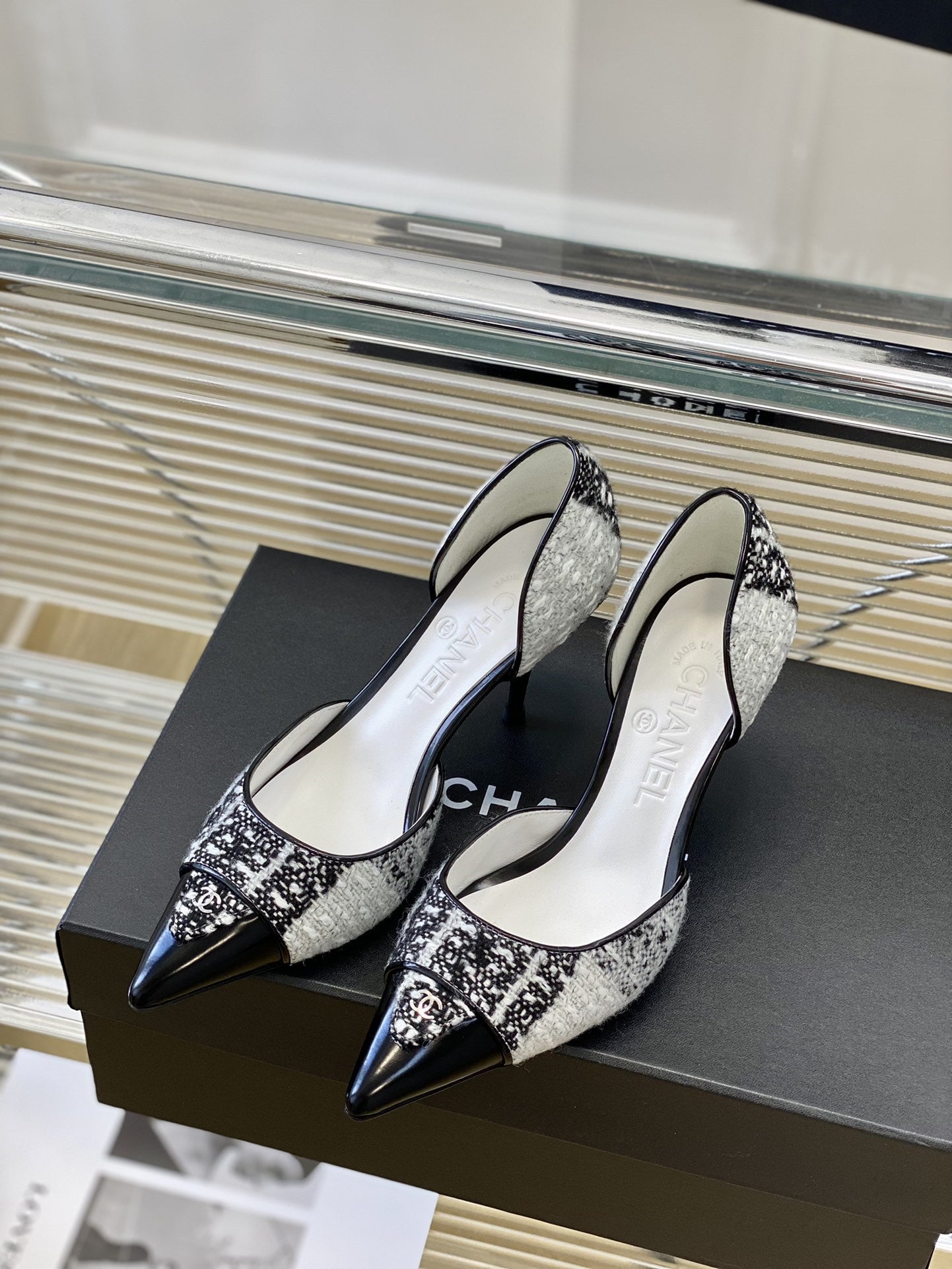 High Quality Luxury Chanel Side Empty High Heels – Style 41862 product detail