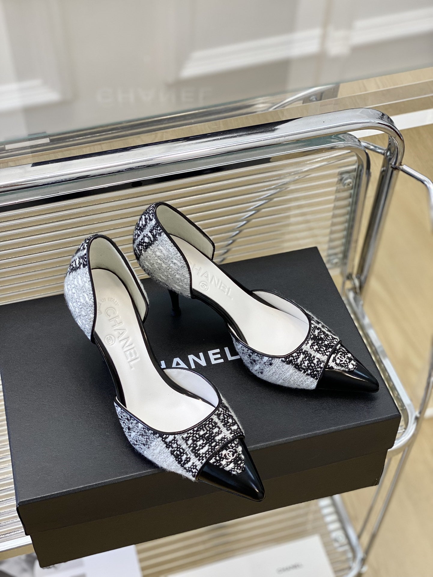 High Quality Luxury Chanel Side Empty High Heels – Style 41862